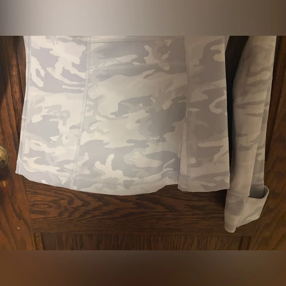 Lululemon Define jacket in Light Gray and white Camo pattern. - Picture 16 of 16